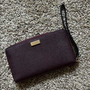 Like New Kate Spade Deep Purple Wristlet